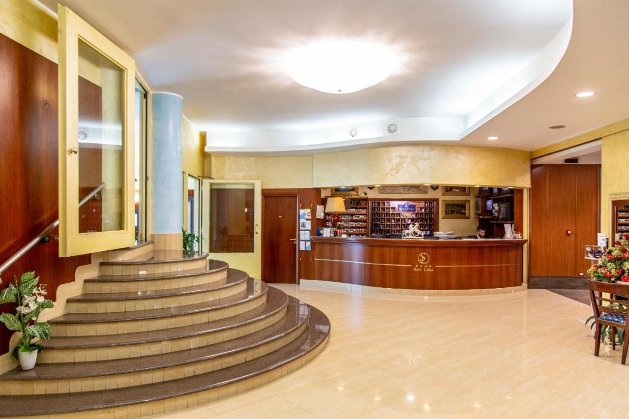 Hotel San Luca Battipaglia Exteriör bild
